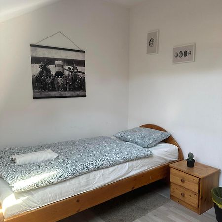 A Private Room In City Center In Братислава Екстериор снимка